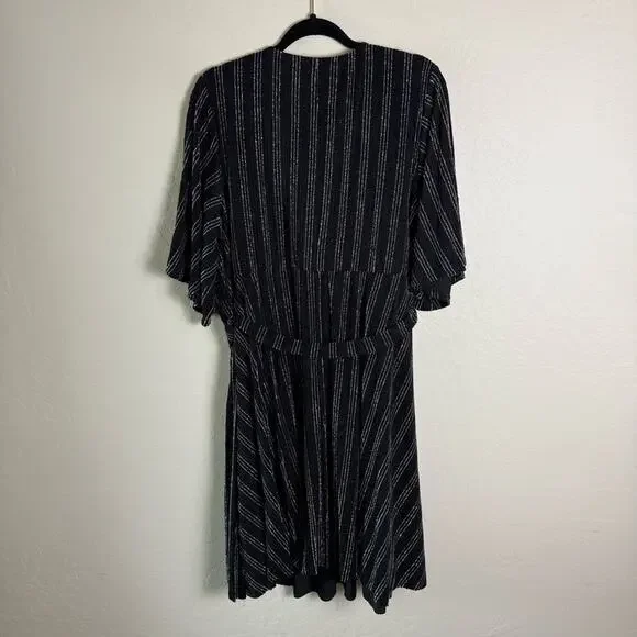 Torrid Black Metallic Lurex Stripe Wrap Dress 4X 12153634 - Picture 8 of 14